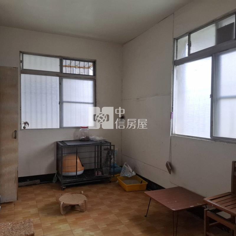 左營世運公寓2樓房屋室內格局與周邊環境