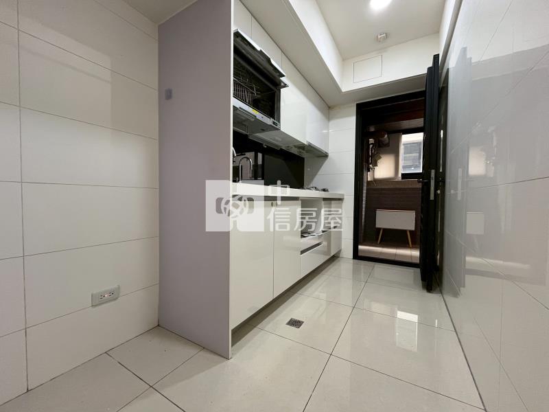 勝美樹高樓層三房休旅車位房屋室內格局與周邊環境