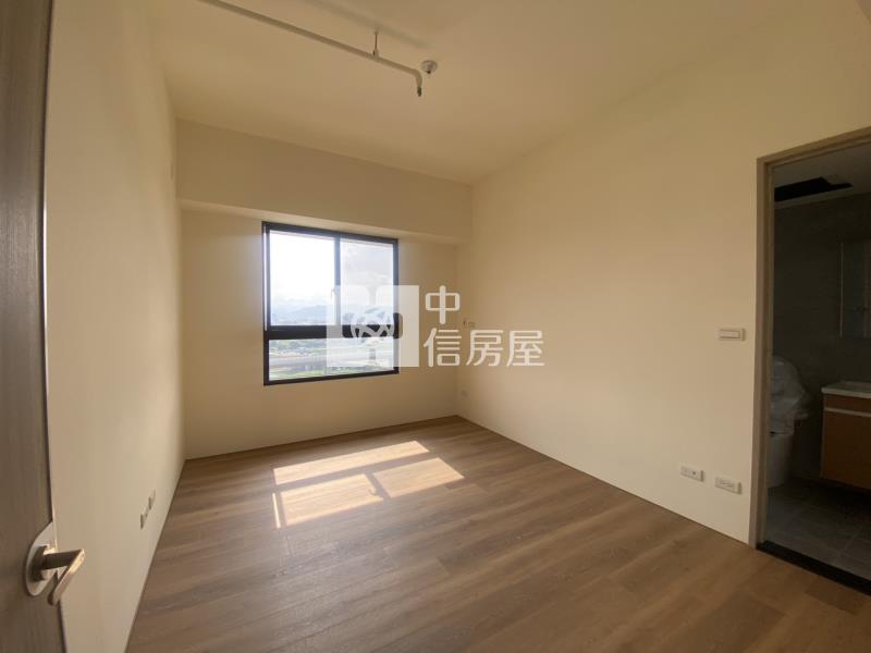 昂峰聚羨岱三房雙平車視野戶房屋室內格局與周邊環境