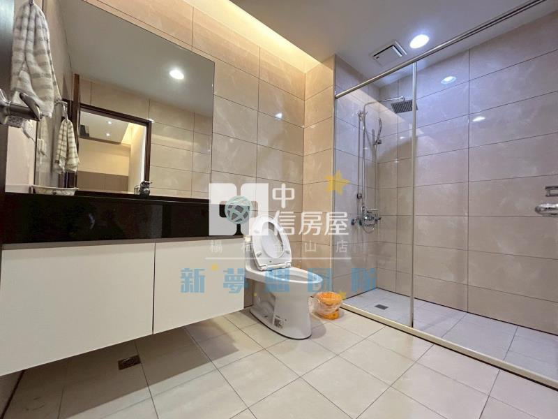 【新夢想】萬能科大海川蘊電梯別墅四車位房屋室內格局與周邊環境