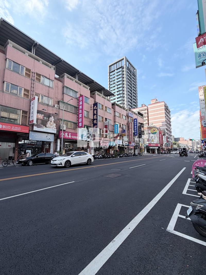 美村南路難得有人賣雙店金雞母房屋室內格局與周邊環境