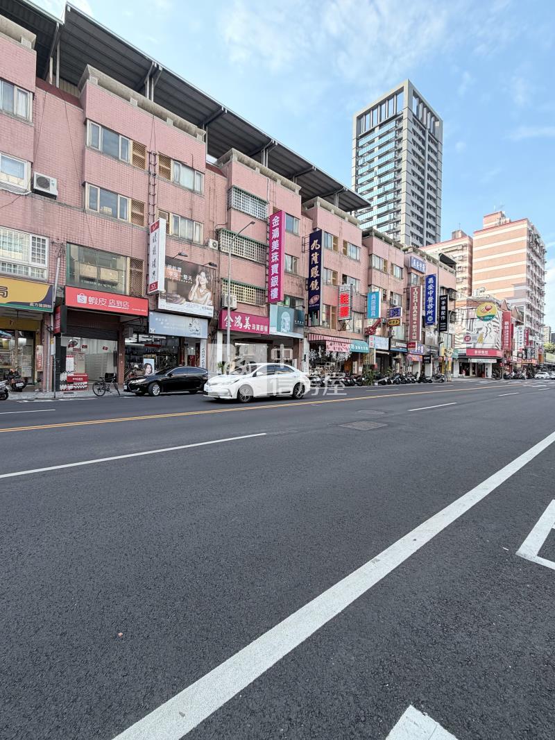 美村南路難得有人賣雙店金雞母房屋室內格局與周邊環境