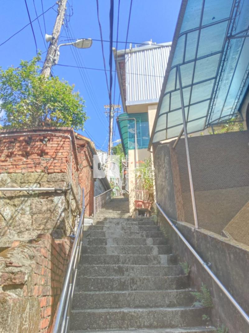 基隆西定美2房房屋室內格局與周邊環境