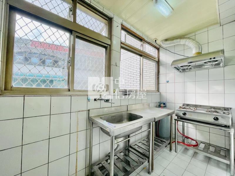 新屋市區3+4樓大3房平車房屋室內格局與周邊環境