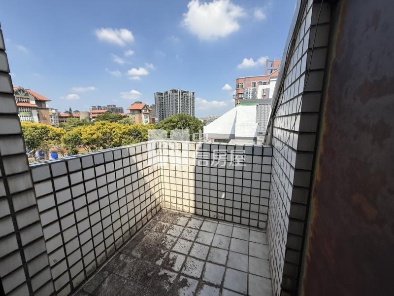 楊梅瑞塘國小邊間大地坪透天房屋室內格局與周邊環境