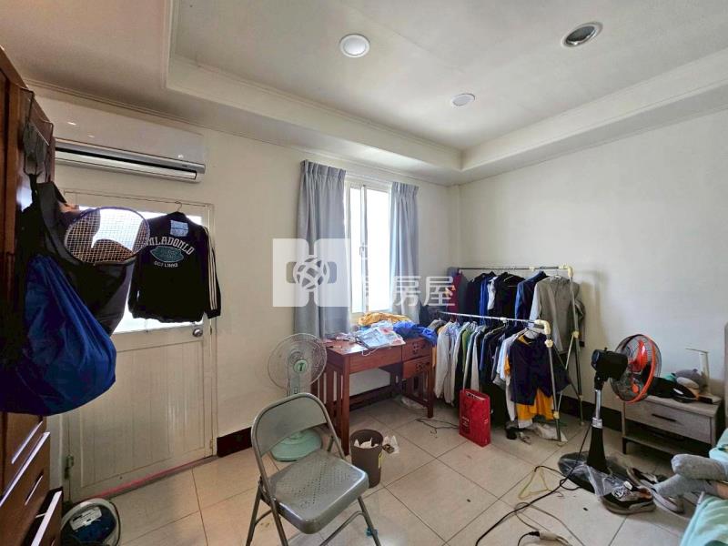 近洲際8米活巷邊間美透天可營登房屋室內格局與周邊環境