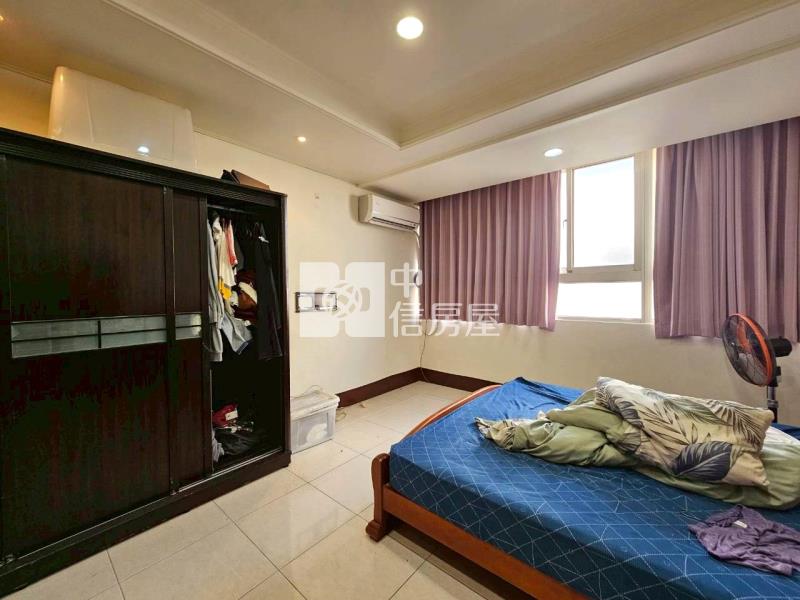 近洲際8米活巷邊間美透天可營登房屋室內格局與周邊環境