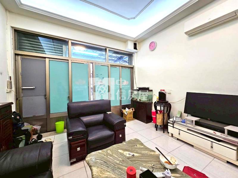 近洲際8米活巷邊間美透天可營登房屋室內格局與周邊環境