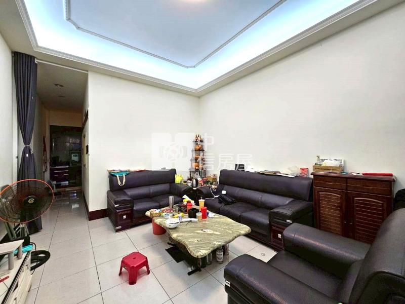 近洲際8米活巷邊間美透天可營登房屋室內格局與周邊環境