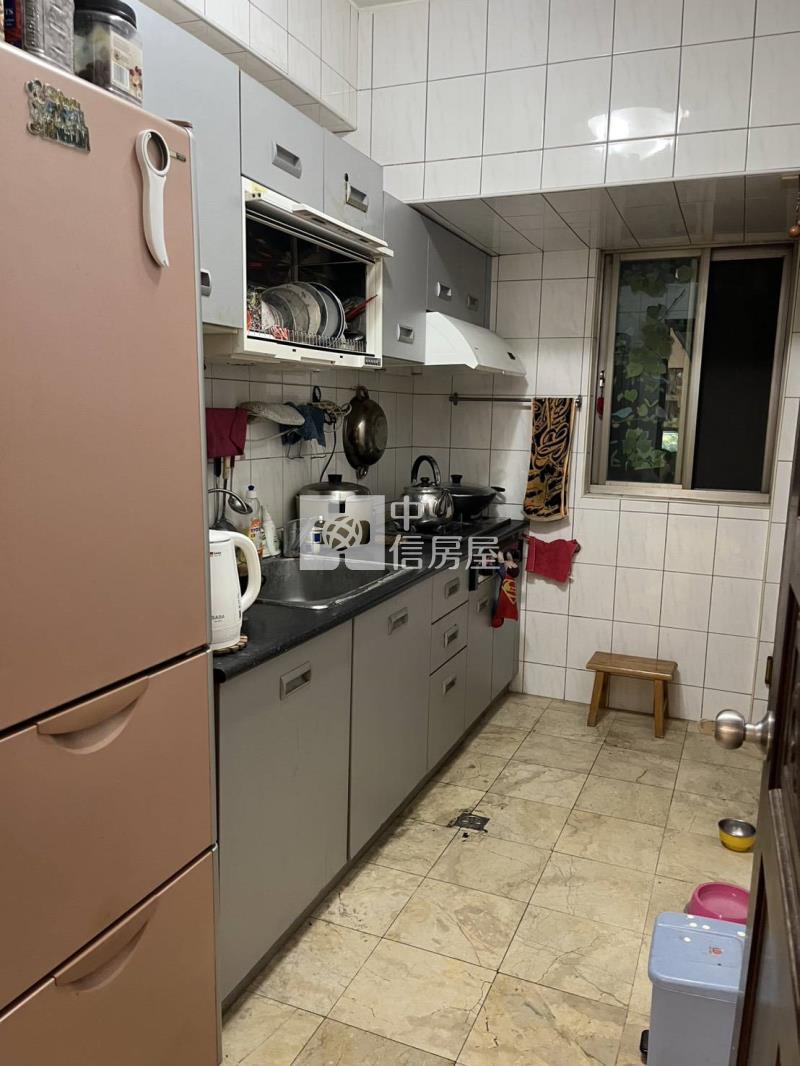 亞灣捷運三房+B3大平車房屋室內格局與周邊環境