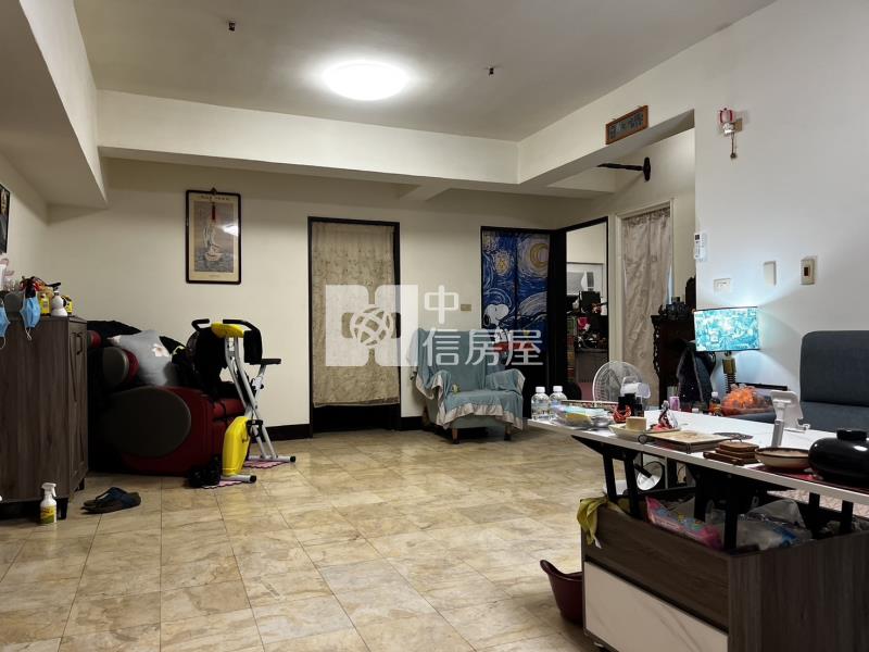 亞灣捷運三房+B3大平車房屋室內格局與周邊環境