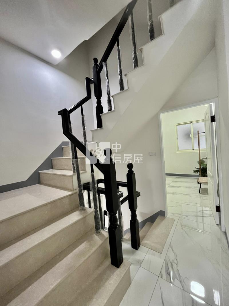 屏東市崇蘭文教區透天房屋室內格局與周邊環境