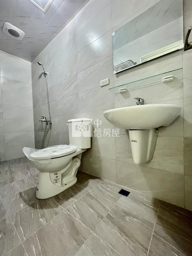 屏東市崇蘭文教區透天房屋室內格局與周邊環境