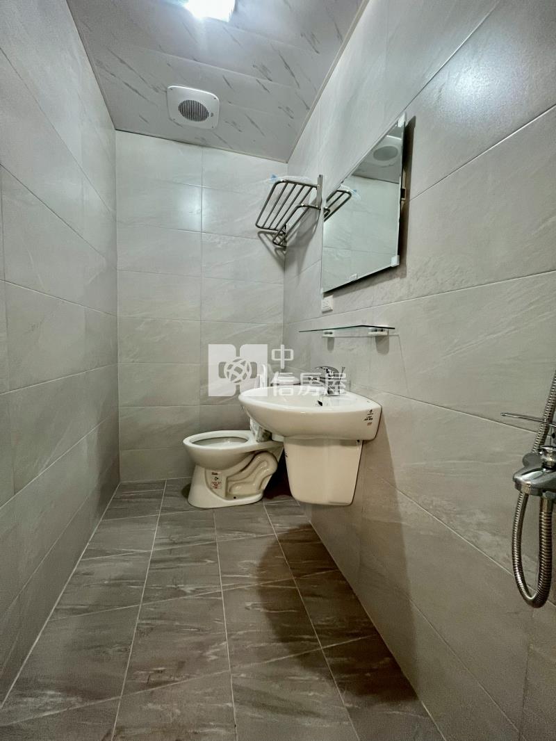 屏東市崇蘭文教區透天房屋室內格局與周邊環境