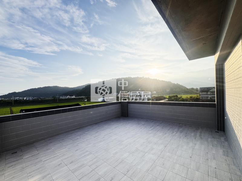 低總價全新完工山邊鄉村風農舍房屋室內格局與周邊環境