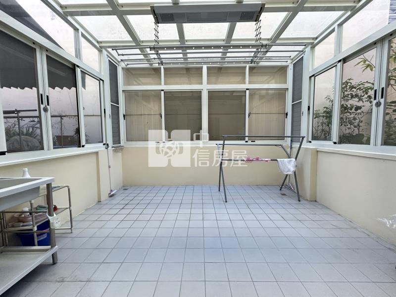 震後臨路美透天房屋室內格局與周邊環境