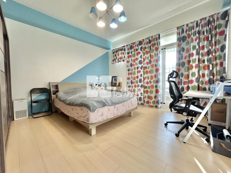 震後臨路美透天房屋室內格局與周邊環境