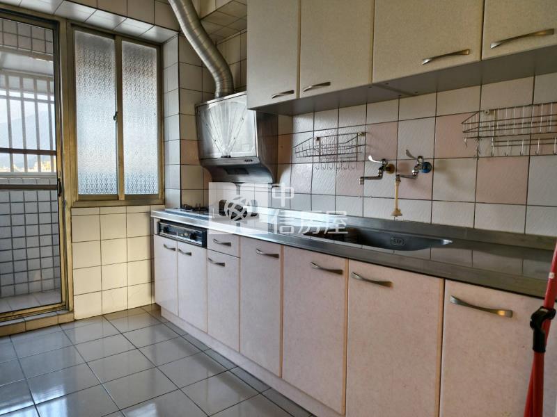 維多莉亞華廈房屋室內格局與周邊環境