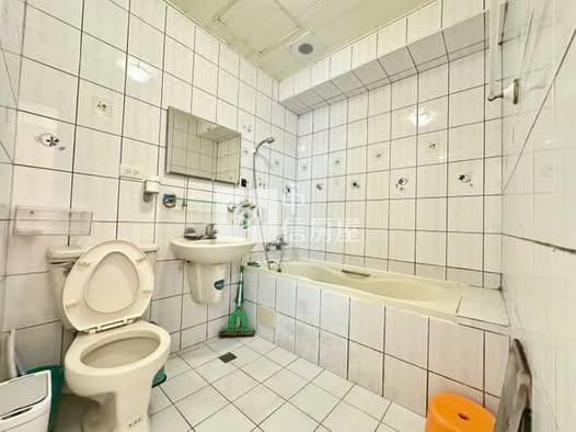 大俊國稀有4房附3車位房屋室內格局與周邊環境