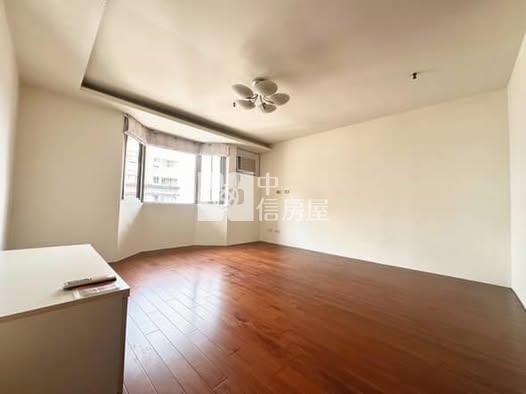 大俊國稀有4房附3車位房屋室內格局與周邊環境