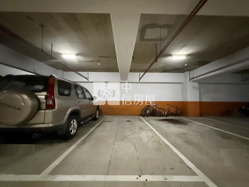 大遠百稀有四房平車房屋室內格局與周邊環境