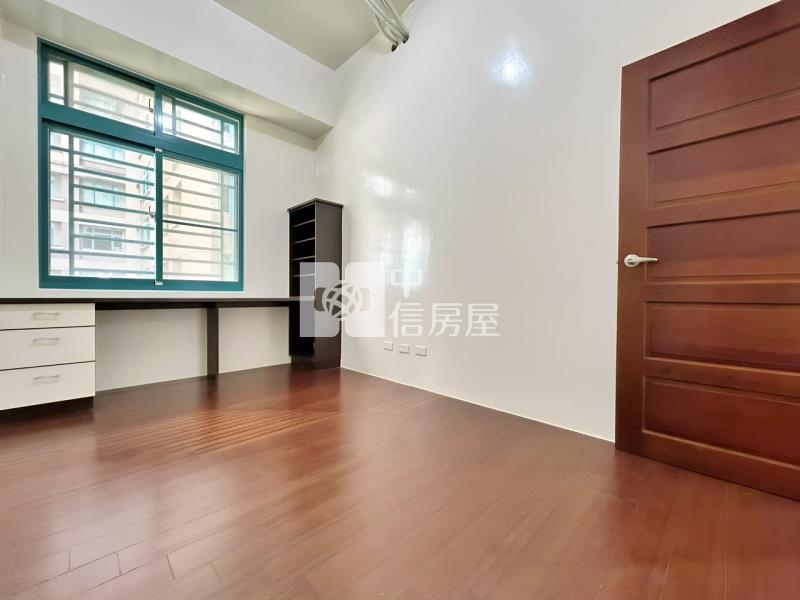 大遠百稀有四房平車房屋室內格局與周邊環境