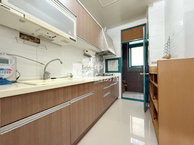 大遠百稀有四房平車房屋室內格局與周邊環境