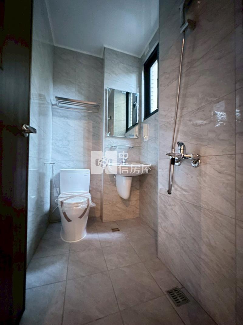 大里二期全新五套房雙車電梯別墅房屋室內格局與周邊環境