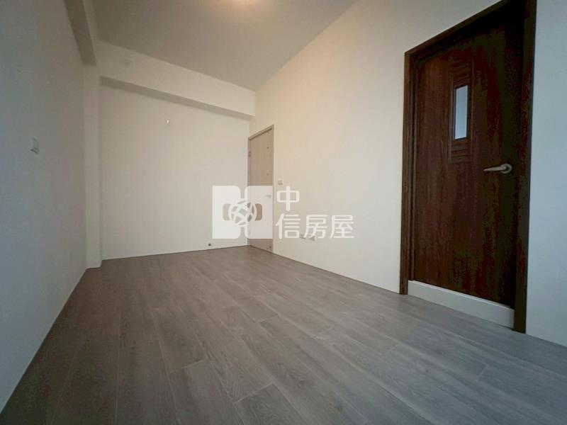 大里二期全新臨路店住別墅房屋室內格局與周邊環境