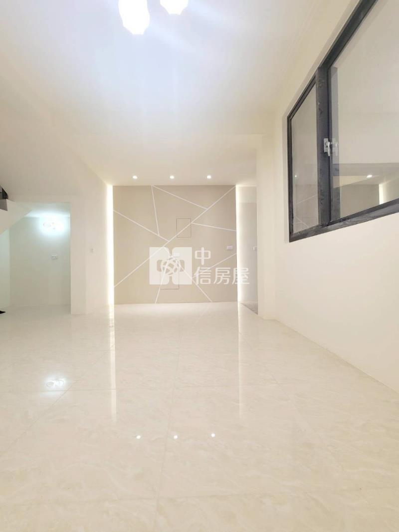 南亞美透天前院停車房屋室內格局與周邊環境