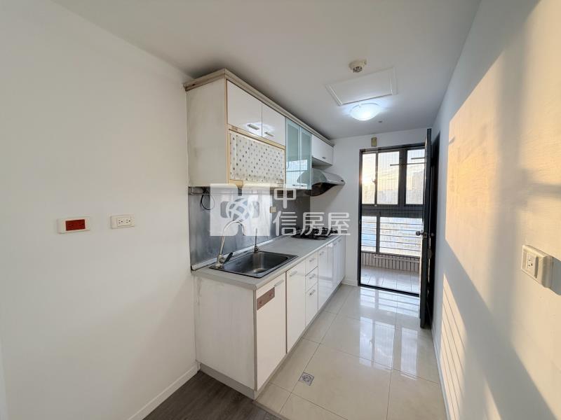 太子紐約次頂樓3房平車房屋室內格局與周邊環境