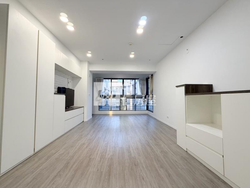 太子紐約次頂樓3房平車房屋室內格局與周邊環境