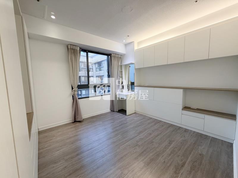 太子紐約次頂樓3房平車房屋室內格局與周邊環境