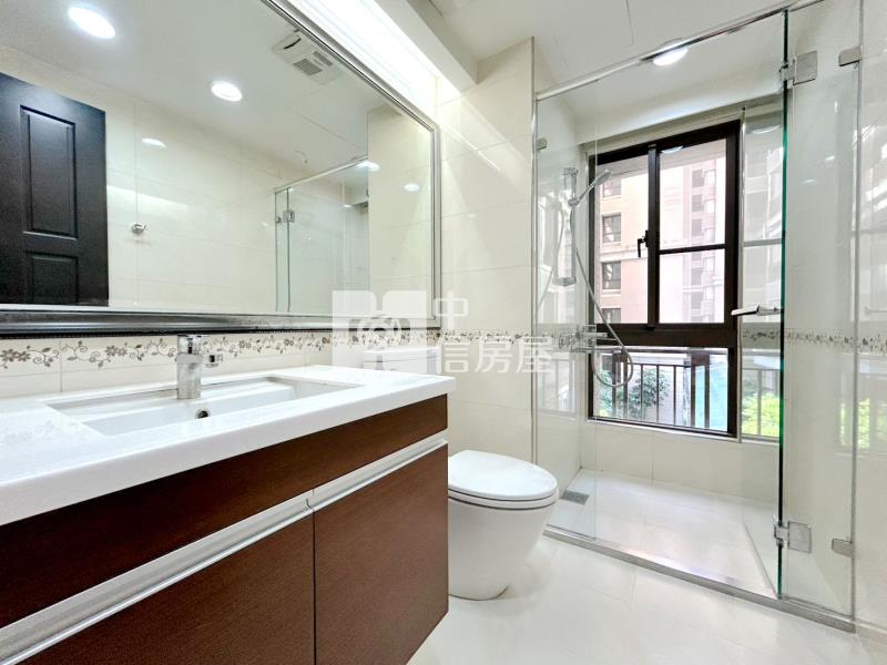 極光琉璃極美大三房房屋室內格局與周邊環境