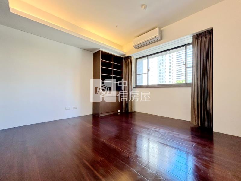 極光琉璃極美大三房房屋室內格局與周邊環境