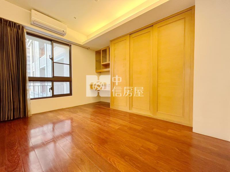 極光琉璃極美大三房房屋室內格局與周邊環境