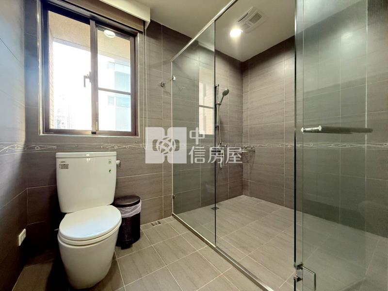 極光琉璃極美大三房房屋室內格局與周邊環境