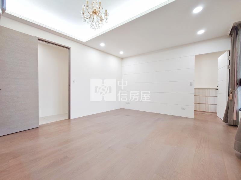 閱上景面公園三房雙車房屋室內格局與周邊環境