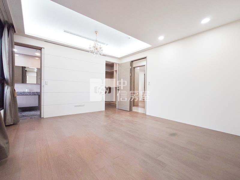 閱上景面公園三房雙車房屋室內格局與周邊環境