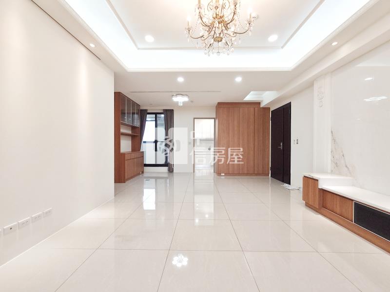 閱上景面公園三房雙車房屋室內格局與周邊環境