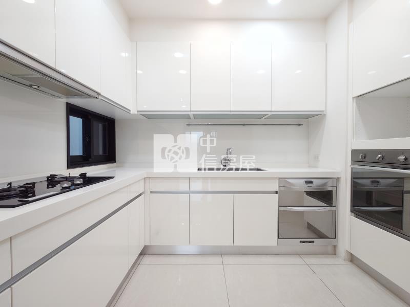 閱上景面公園三房雙車房屋室內格局與周邊環境