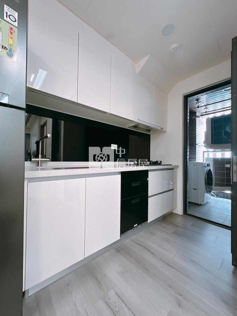 北屯11期輕屋齡三房平車高樓層精裝戶房屋室內格局與周邊環境