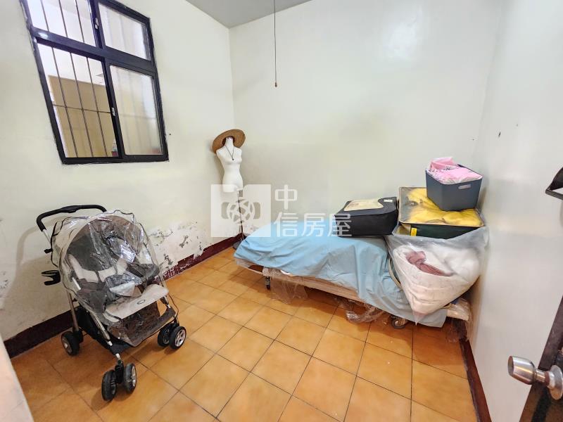 山仔頂門前停車2層樓透天房屋室內格局與周邊環境