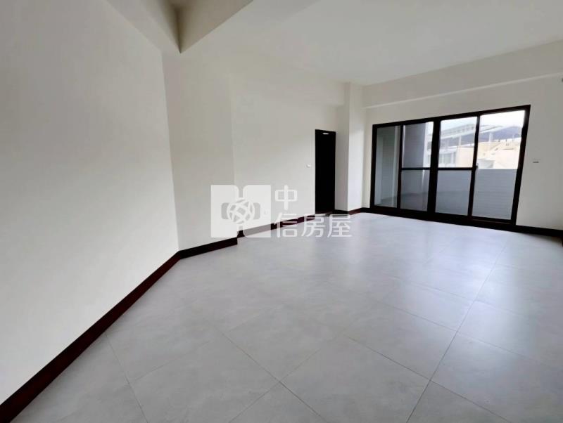 白河商工旁約8.1米大面寬金店面房屋室內格局與周邊環境