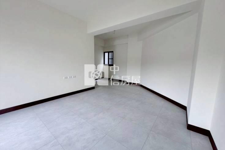 白河商工旁約8.1米大面寬金店面房屋室內格局與周邊環境