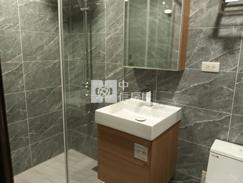 仁武(仁慈公園)大面寬雙車墅房屋室內格局與周邊環境