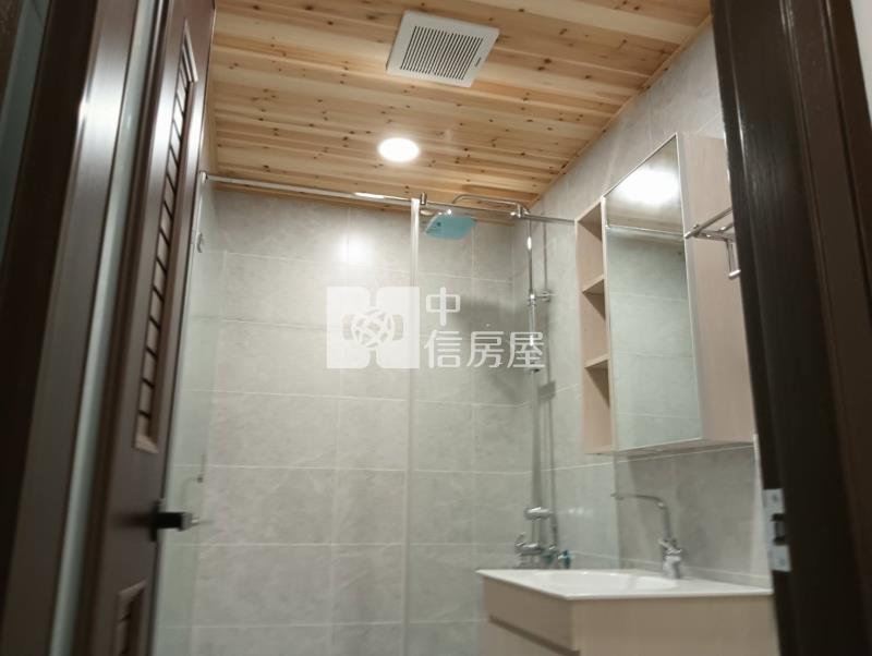 仁武(仁慈公園)大面寬雙車墅房屋室內格局與周邊環境