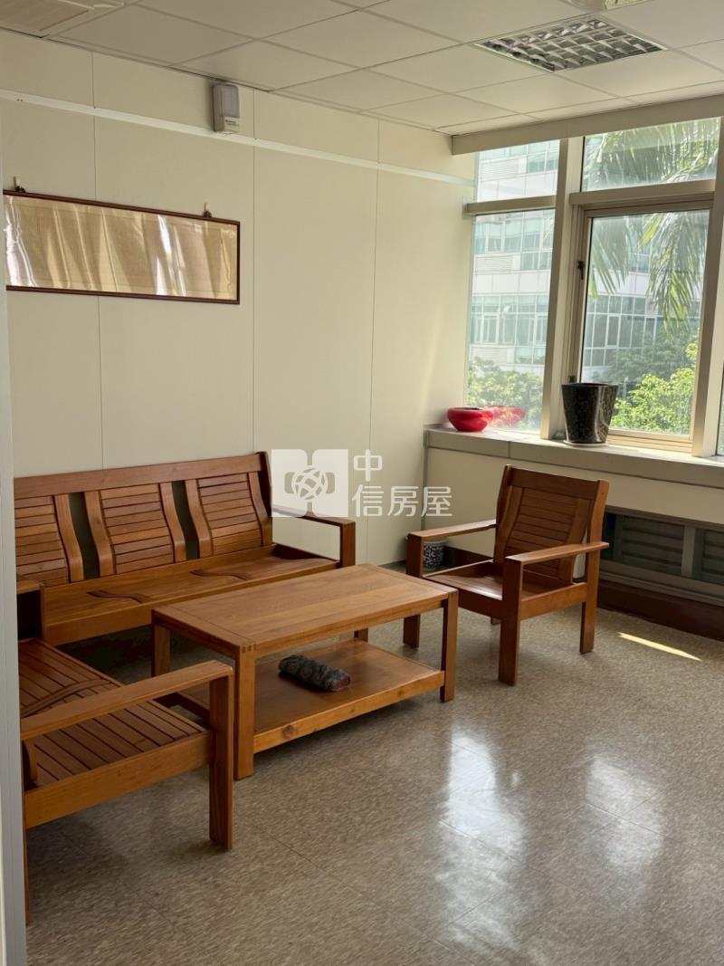 高雄臨廣產業園區廠辦房屋室內格局與周邊環境