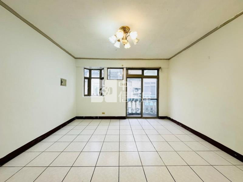 歐香庭園雙車位房屋室內格局與周邊環境