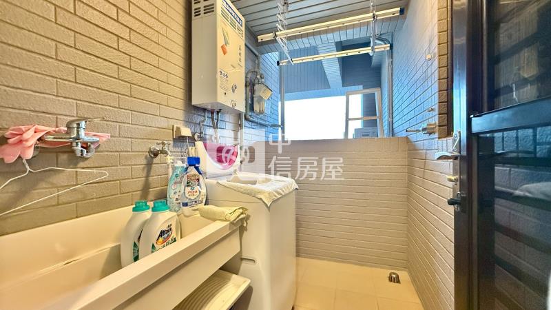 登陽春賞次頂樓兩房兩衛平車房屋室內格局與周邊環境